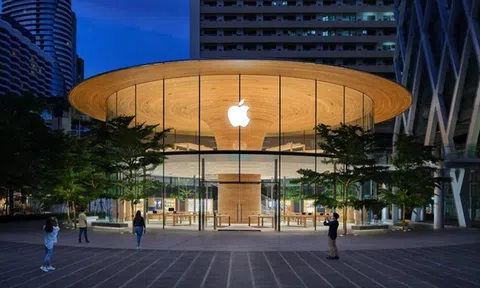 Phản ứng người dùng thế nào khi Apple Store trực tuyến mở tại Việt Nam?